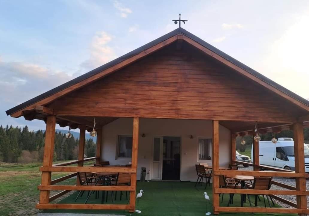 Cabane Areama Neagra Izvoru Mureşului Esterno foto